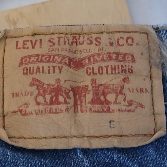 Levis 515 Dark Blue Bootcut Womens 16 Short Distressed Bottom Edge - Picture 2 of 15